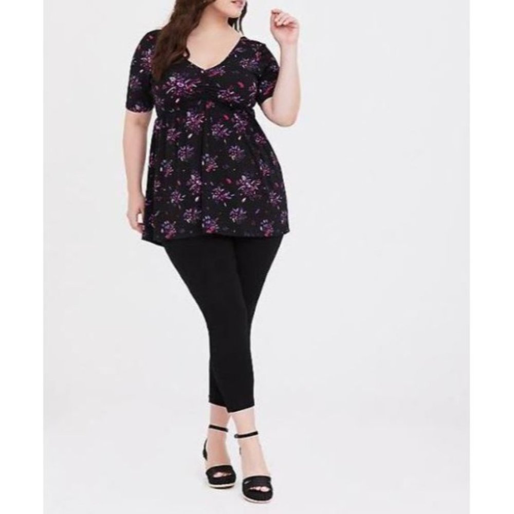 Torrid 3 Womens 3X Black Floral Studio Knit Ruched Top Short Sleeves Boho